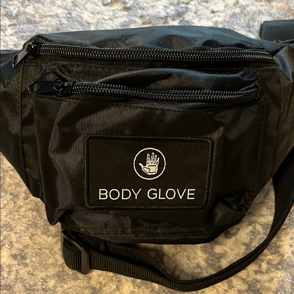 Body Glove Black Belt Bag - Picture 4 of 4